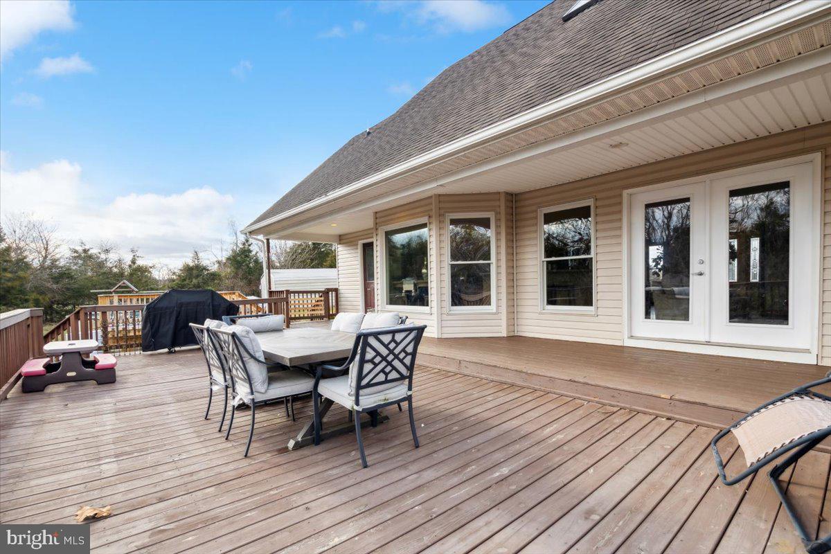 GREYSTONE ON THE OPEQUON - Residential