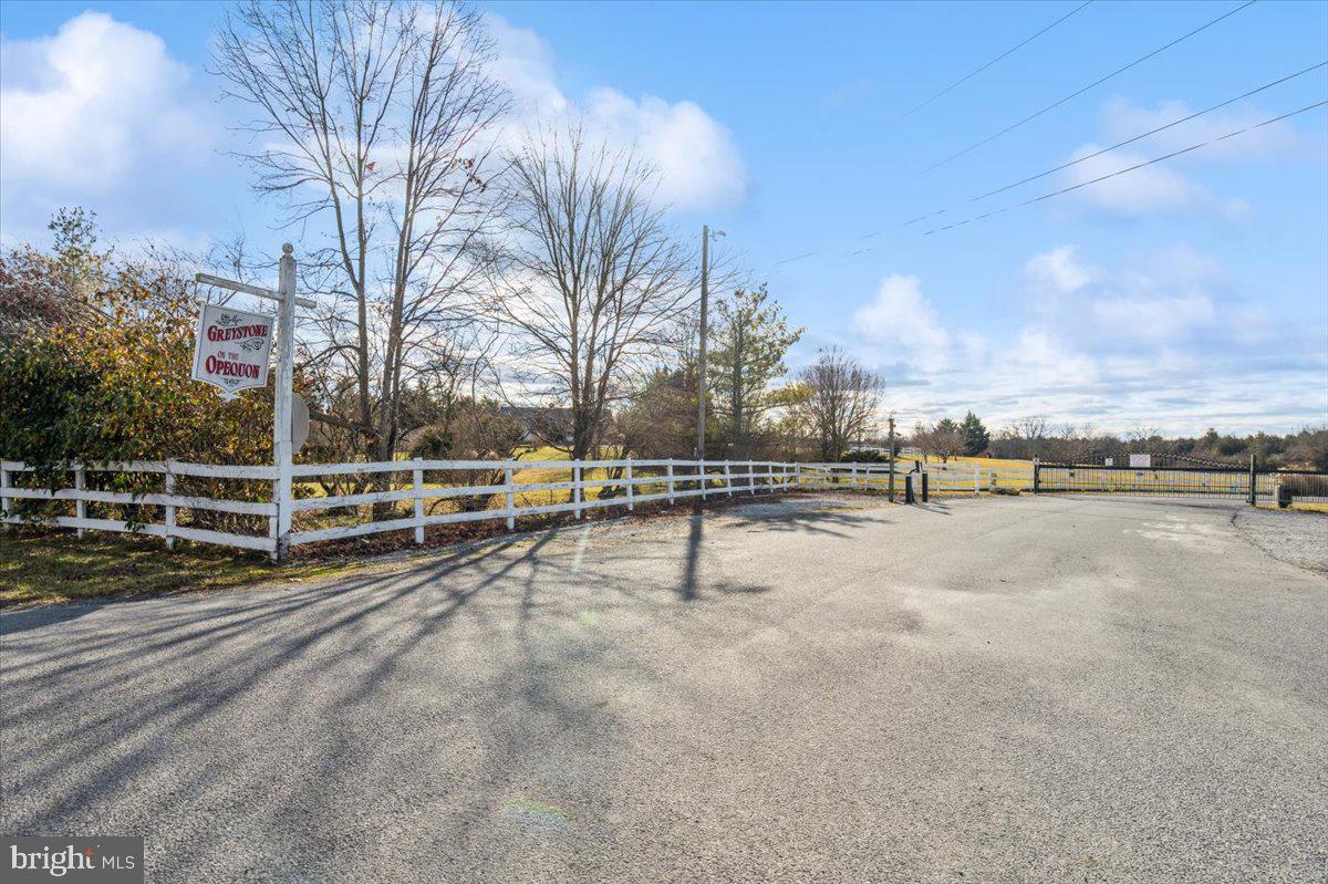 GREYSTONE ON THE OPEQUON - Residential