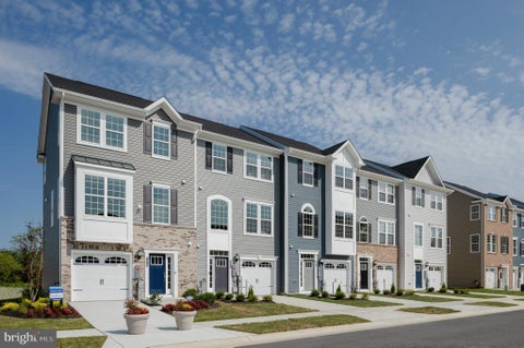 Townhouse For Sale - 7818 Barrensdale Road<br/> WINDSOR MILL, MD 21244