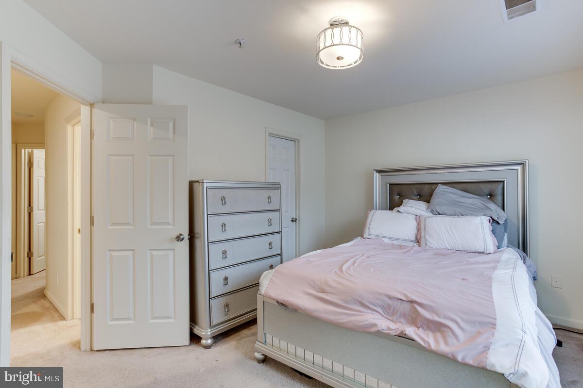 KINGSLEY HALL - Residential Lease