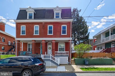 404 E CLAY STREET LANCASTER PA 17602