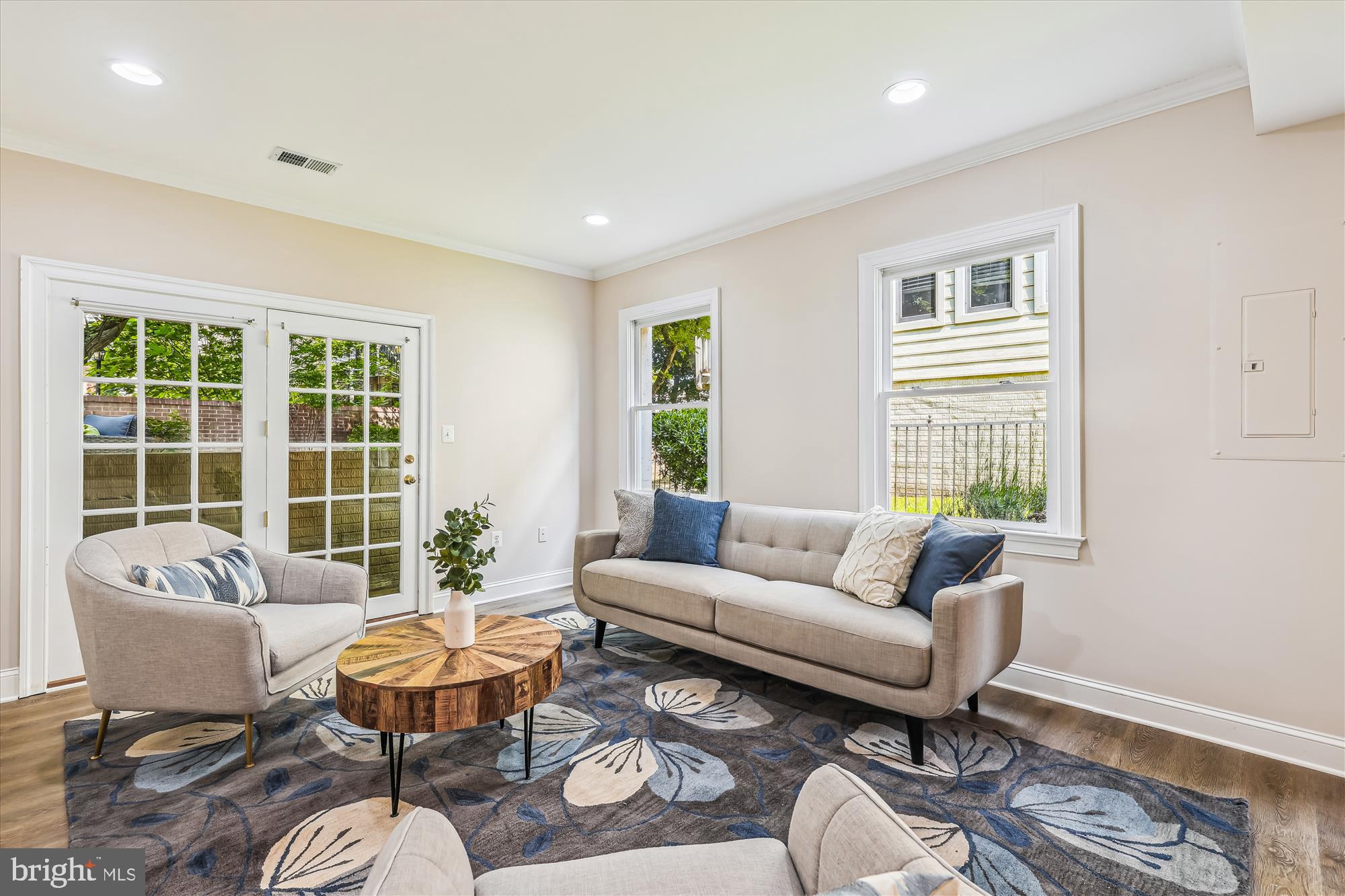 LEE HEIGHTS - Residential