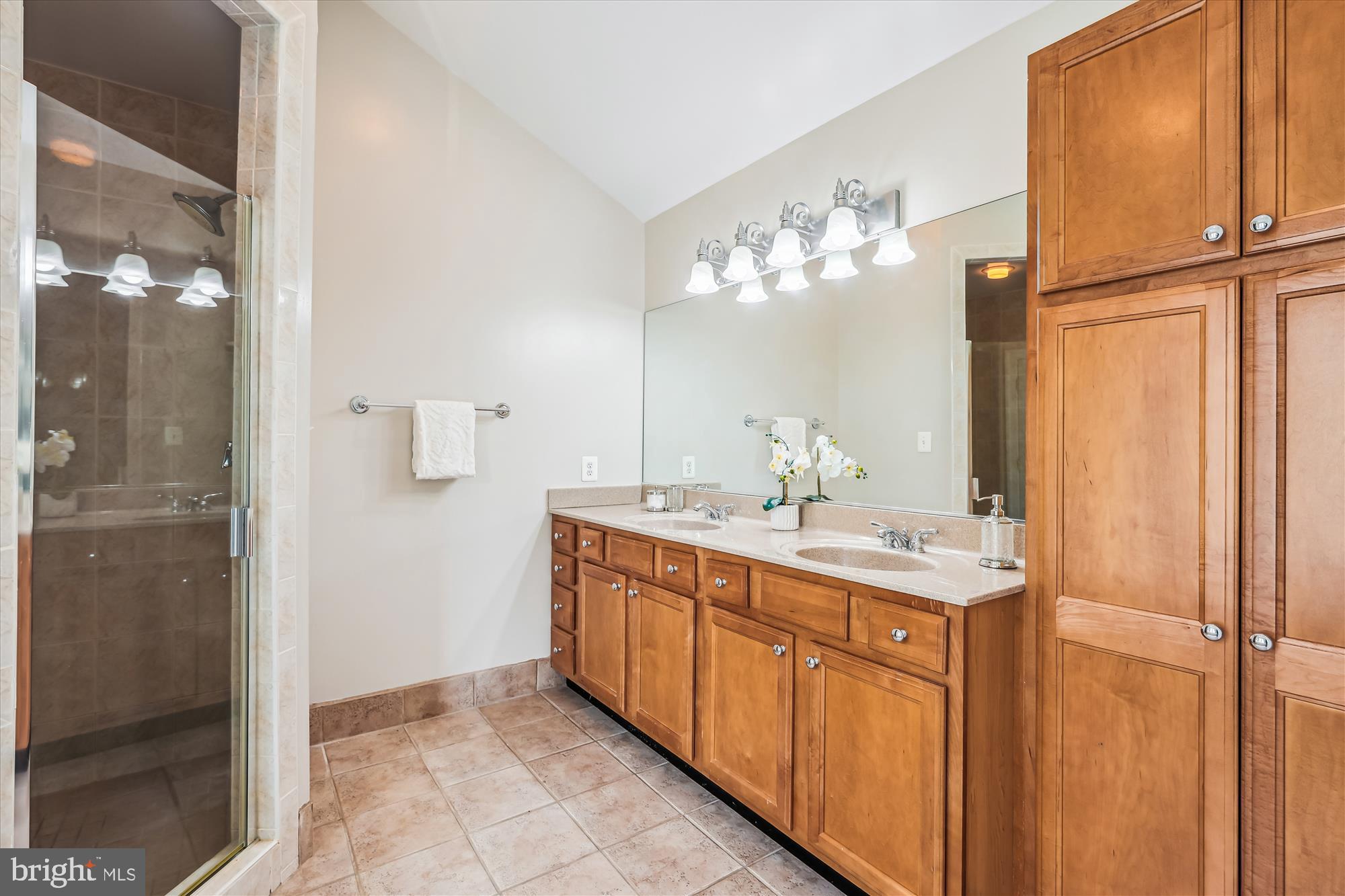 LEE HEIGHTS - Residential