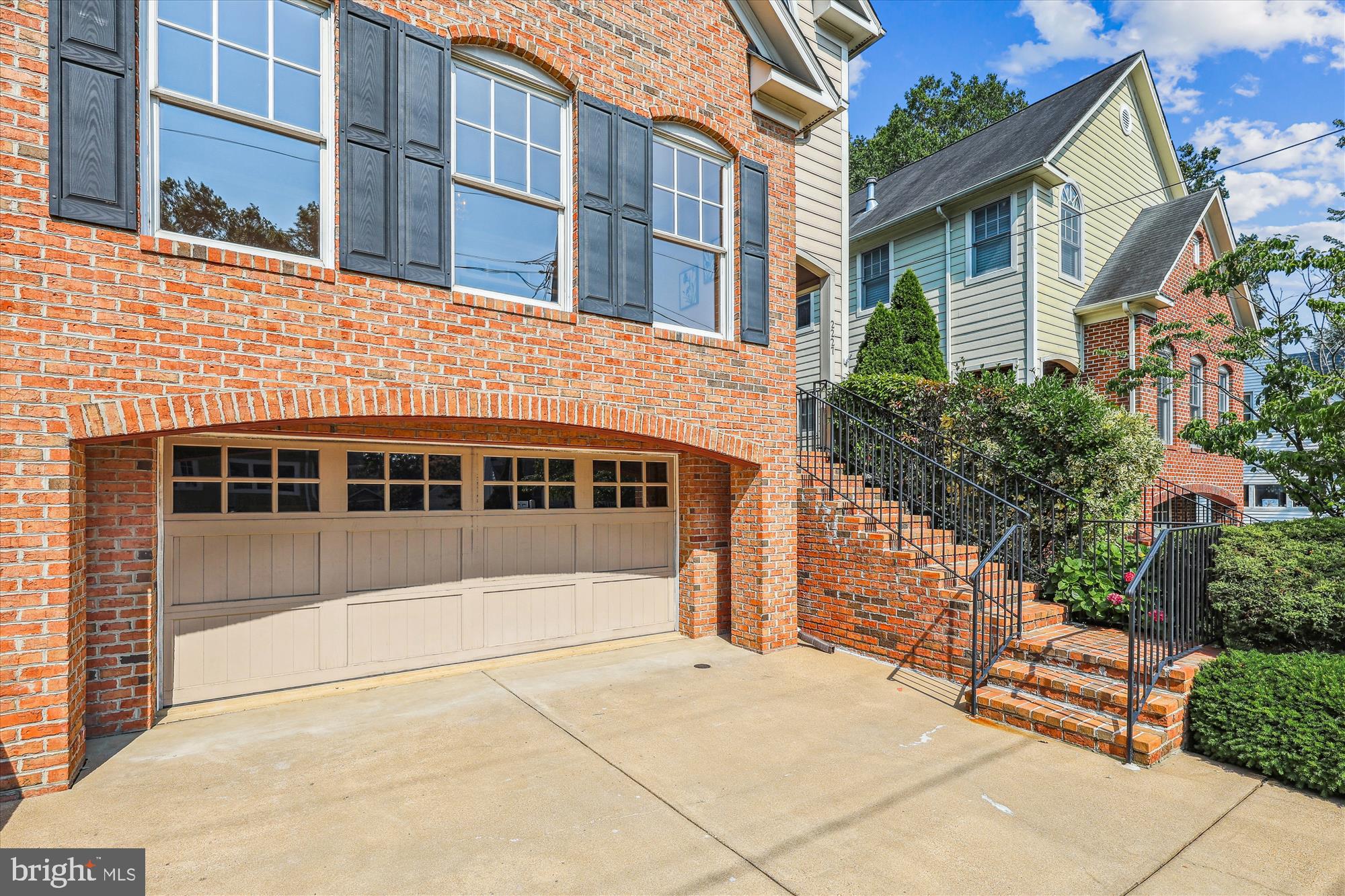 LEE HEIGHTS - Residential