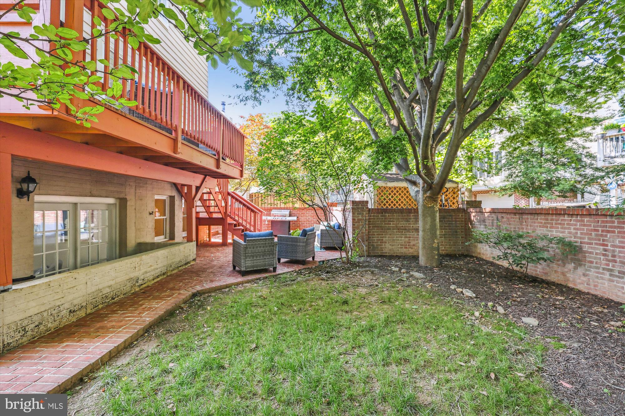 LEE HEIGHTS - Residential