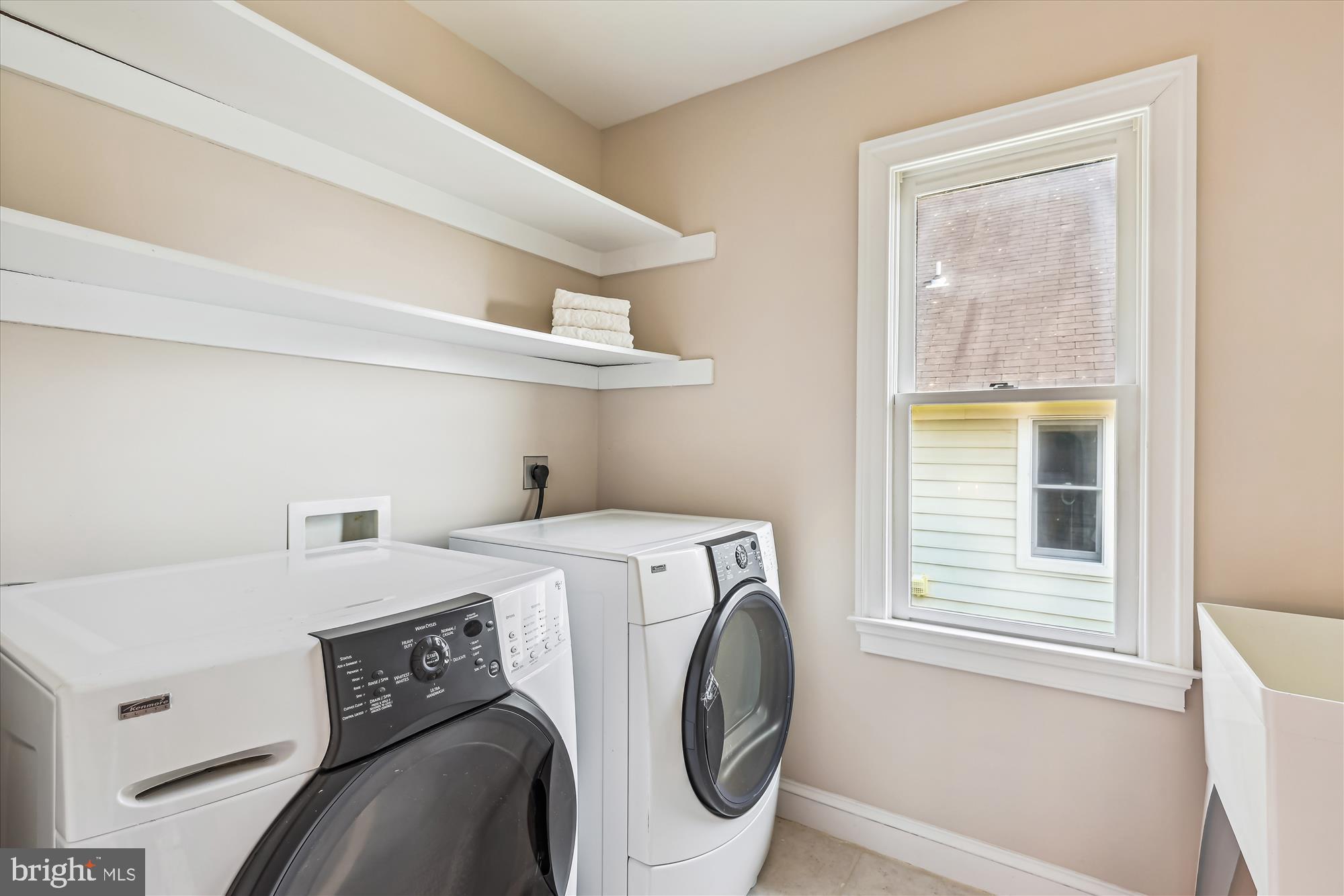 LEE HEIGHTS - Residential