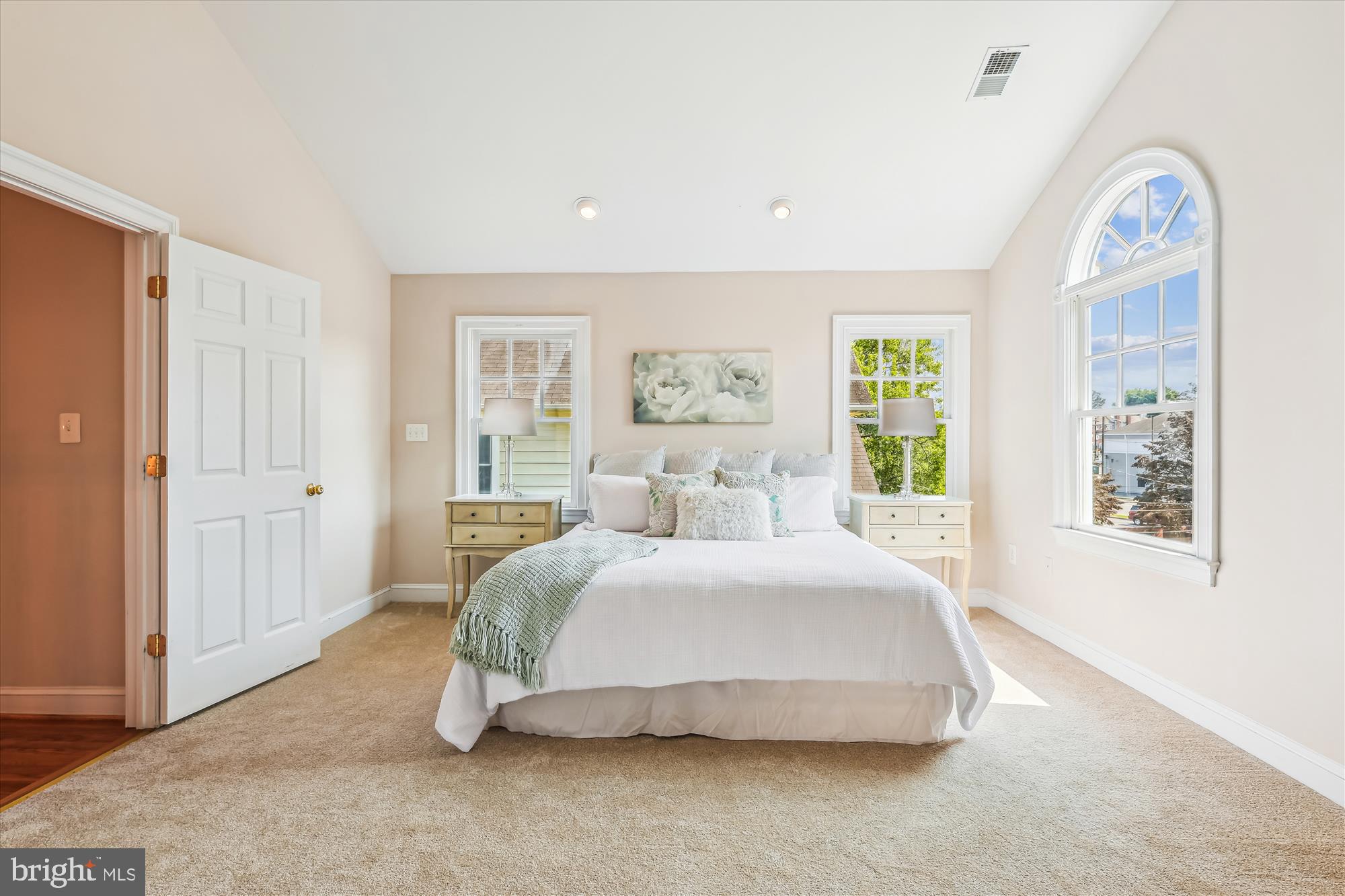 LEE HEIGHTS - Residential