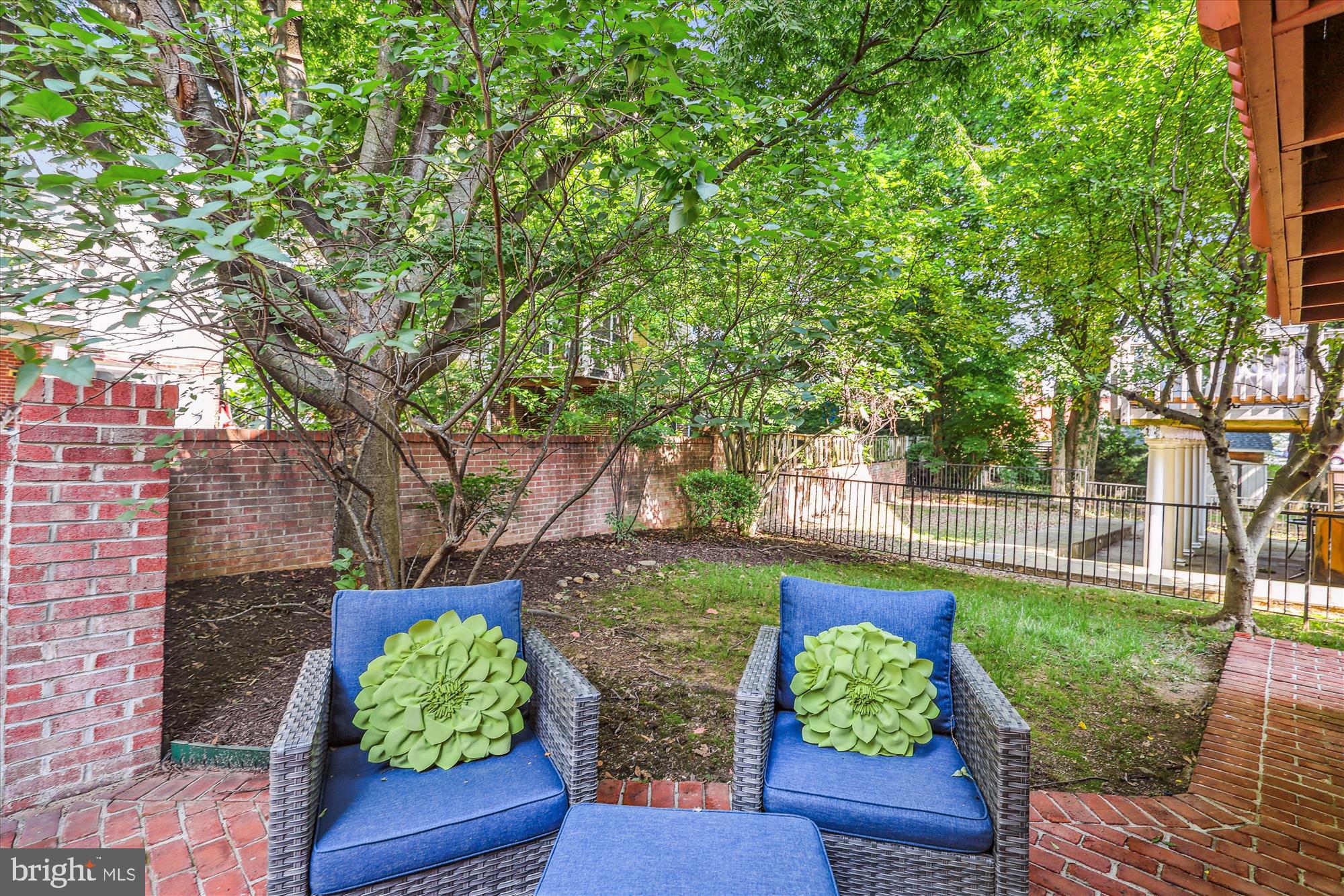 LEE HEIGHTS - Residential