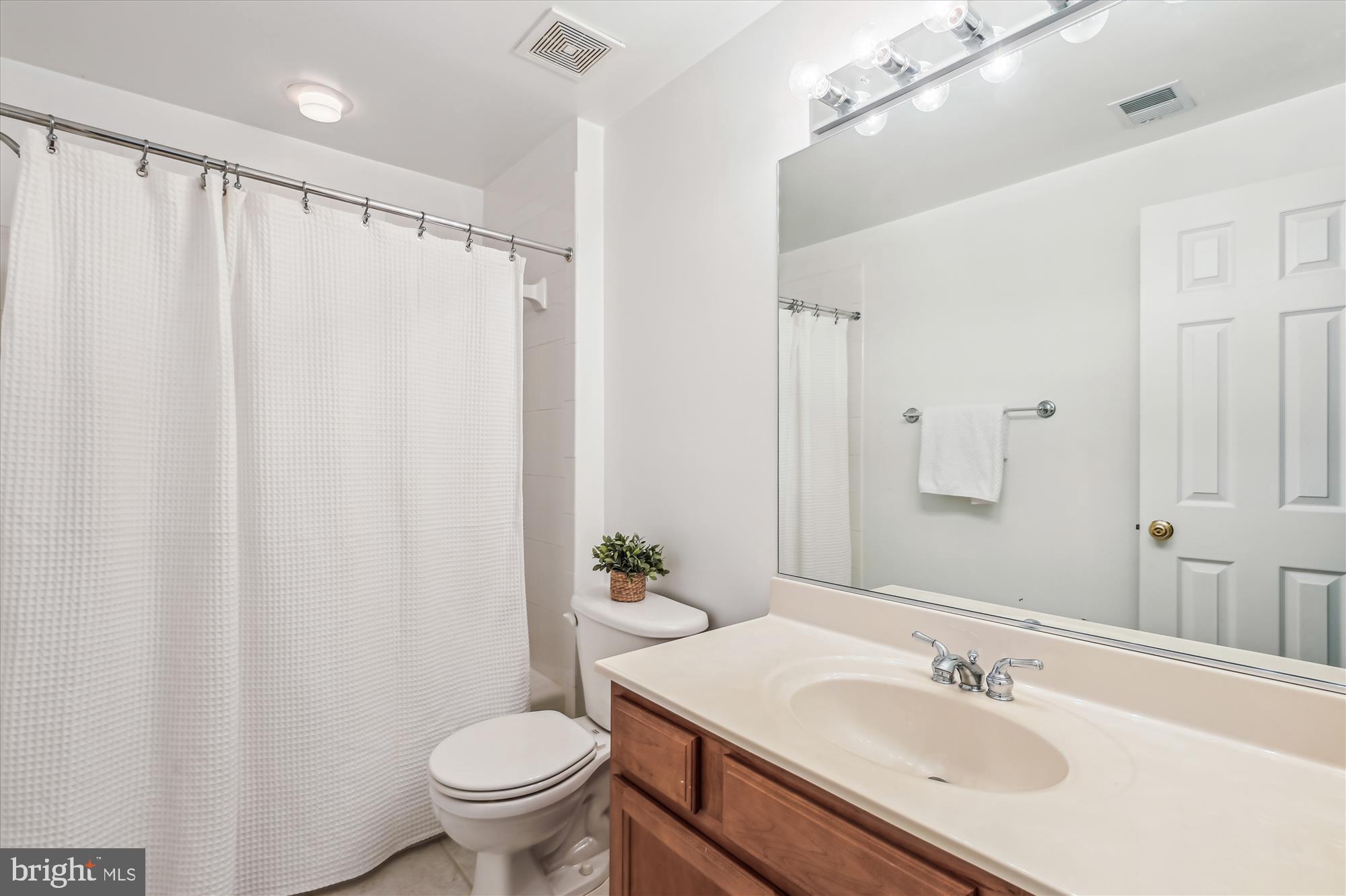 LEE HEIGHTS - Residential