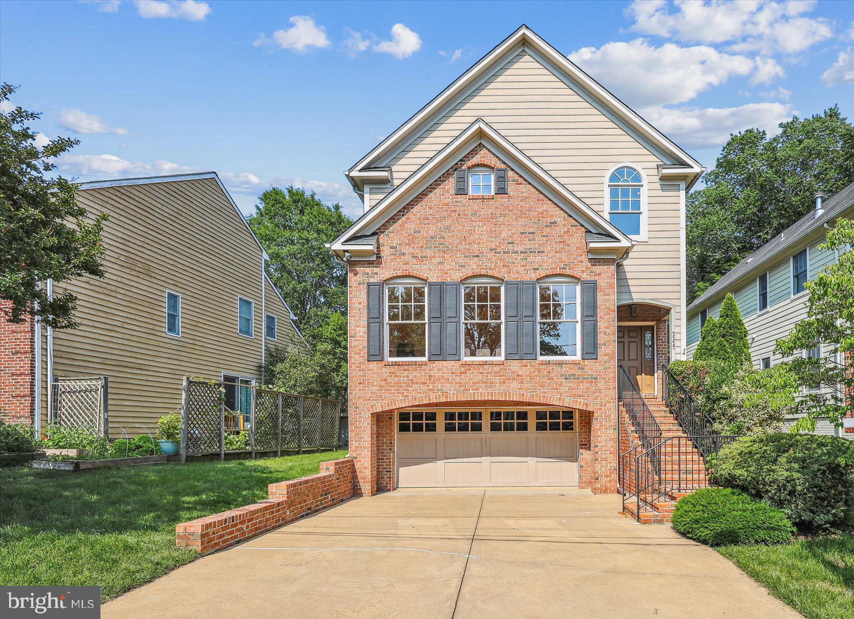 LEE HEIGHTS - Residential