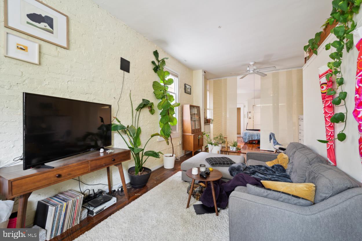 WASHINGTON SQ WEST - Residential Income