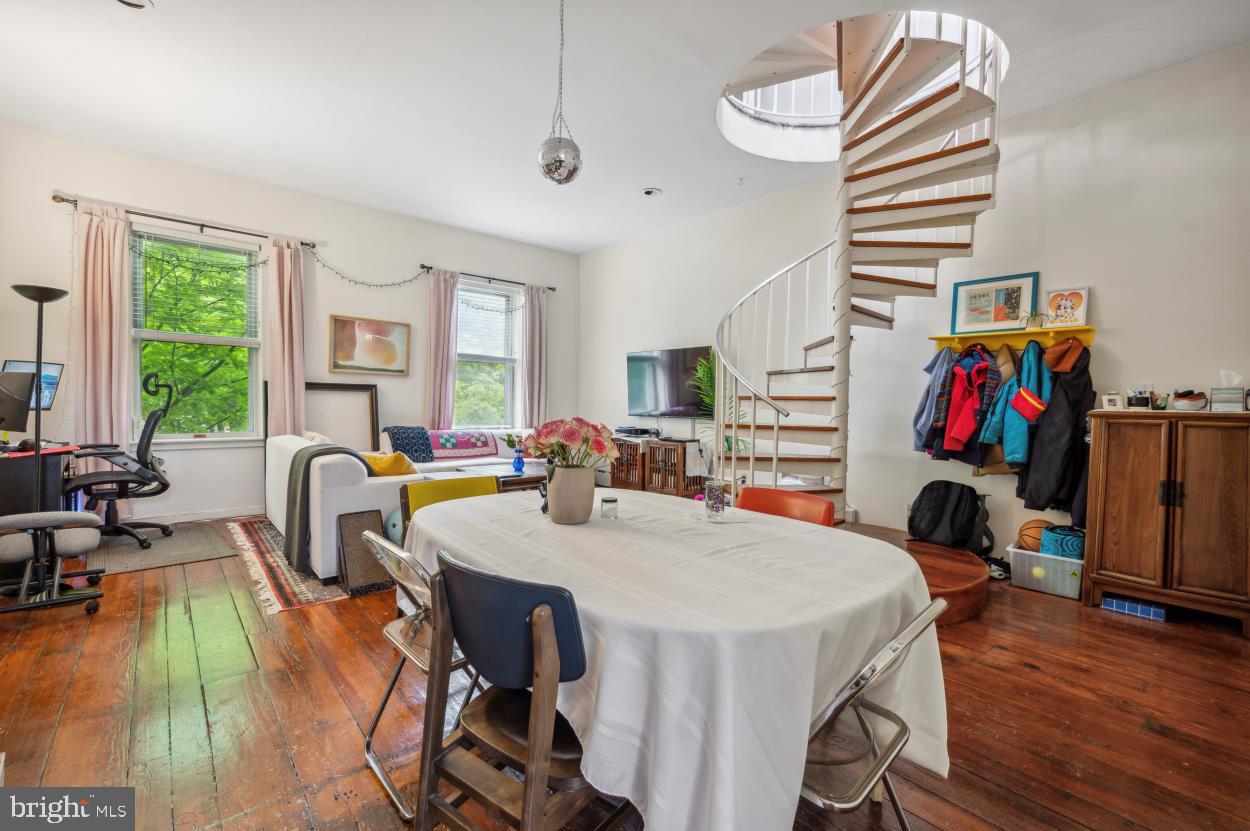 WASHINGTON SQ WEST - Residential Income