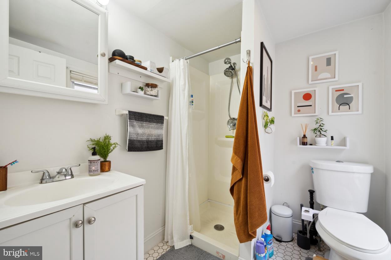 WASHINGTON SQ WEST - Residential Income