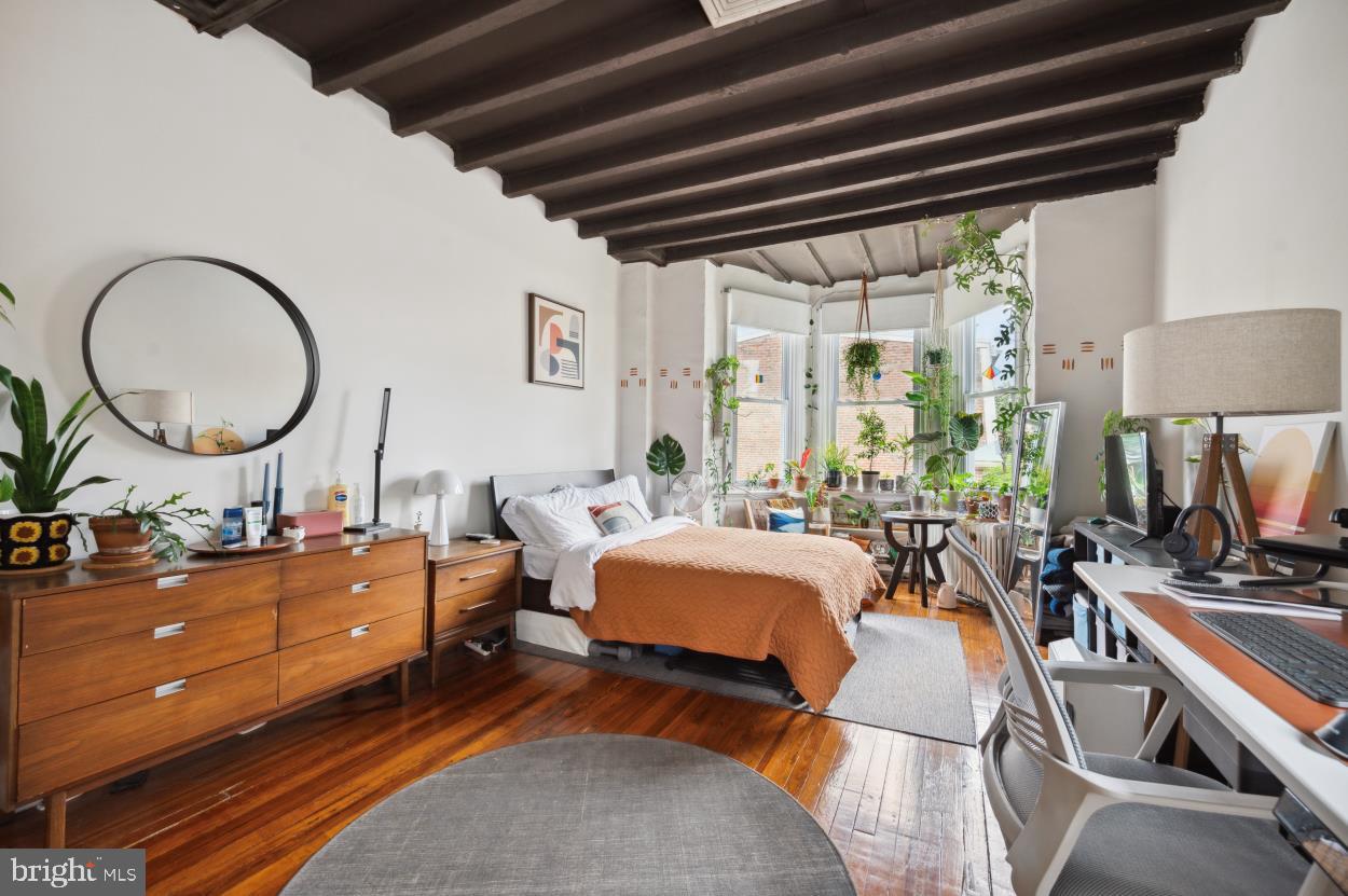 WASHINGTON SQ WEST - Residential Income