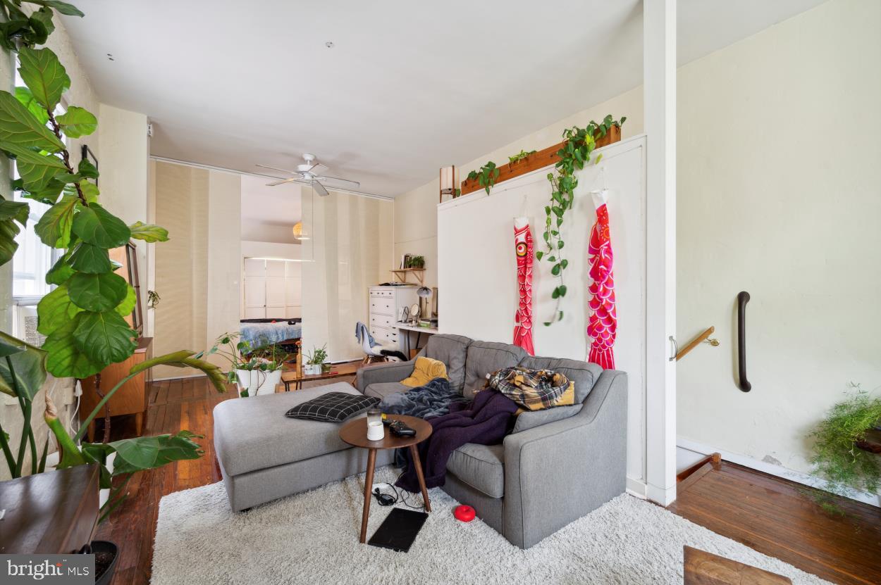 WASHINGTON SQ WEST - Residential Income