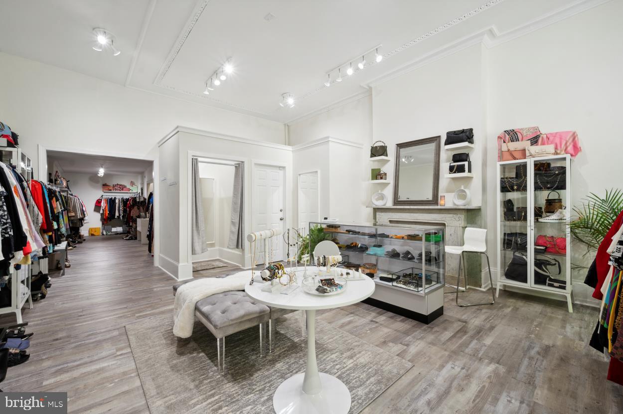 WASHINGTON SQ WEST - Residential Income