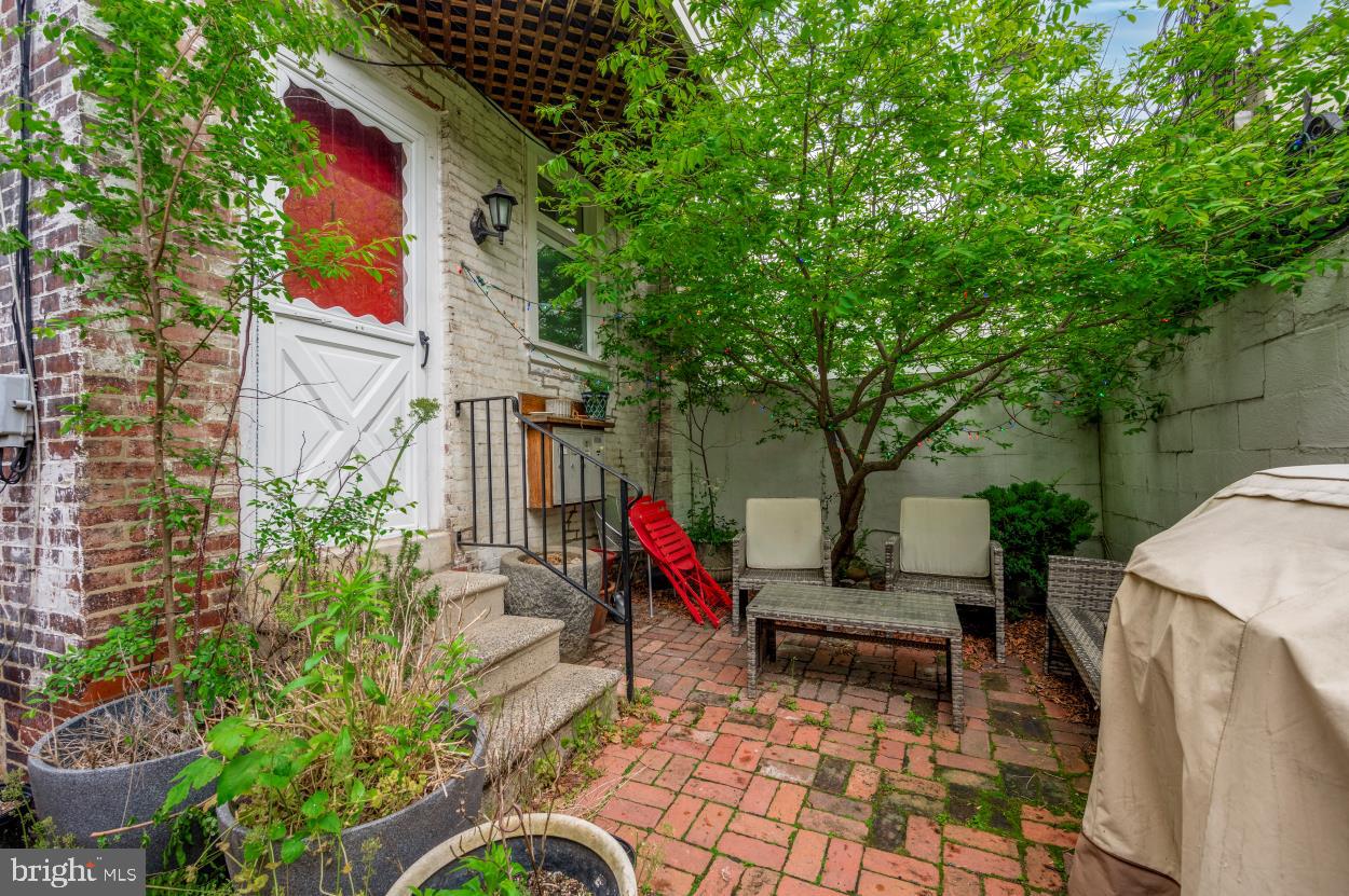 WASHINGTON SQ WEST - Residential Income