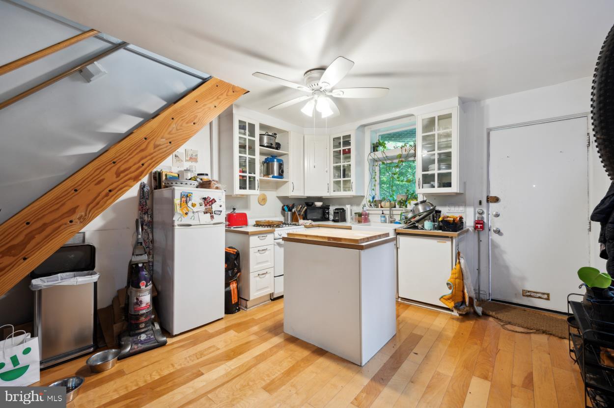 WASHINGTON SQ WEST - Residential Income