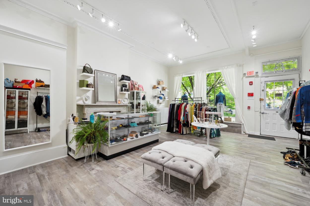 WASHINGTON SQ WEST - Residential Income