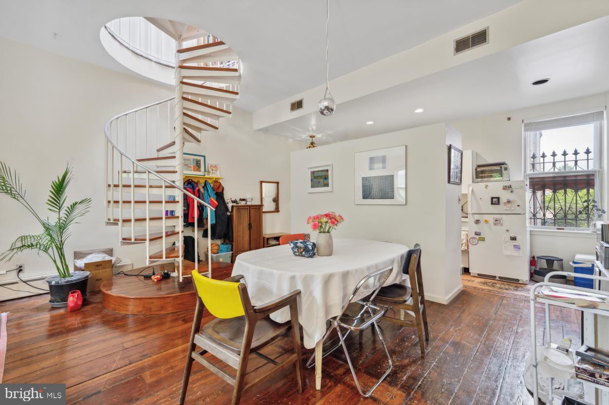 WASHINGTON SQ WEST - Residential Income