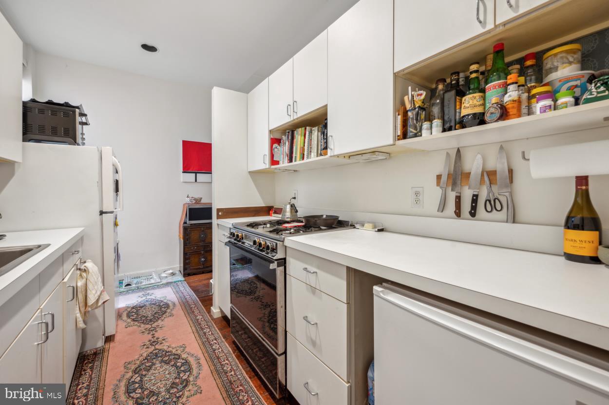 WASHINGTON SQ WEST - Residential Income