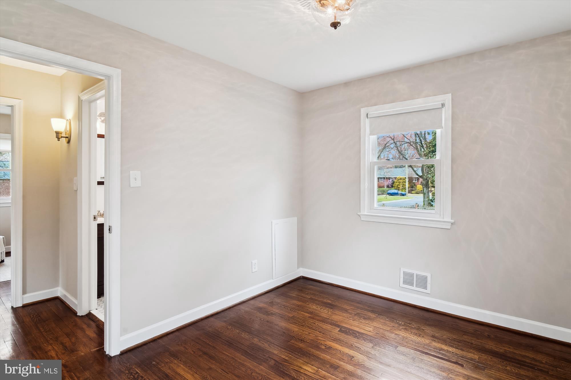 CAMERON HEIGHTS - Residential