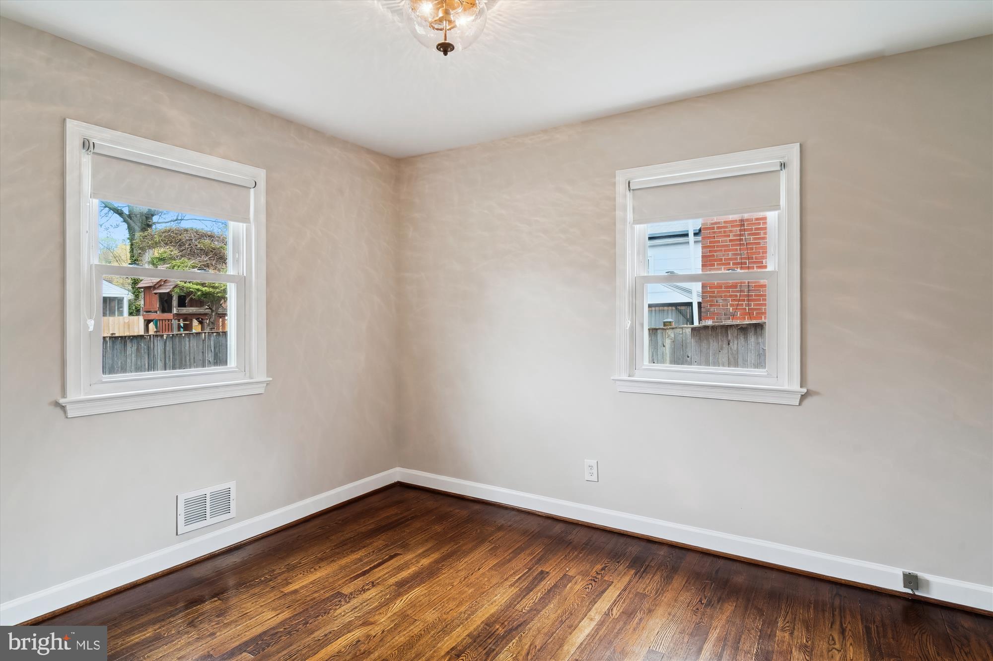 CAMERON HEIGHTS - Residential