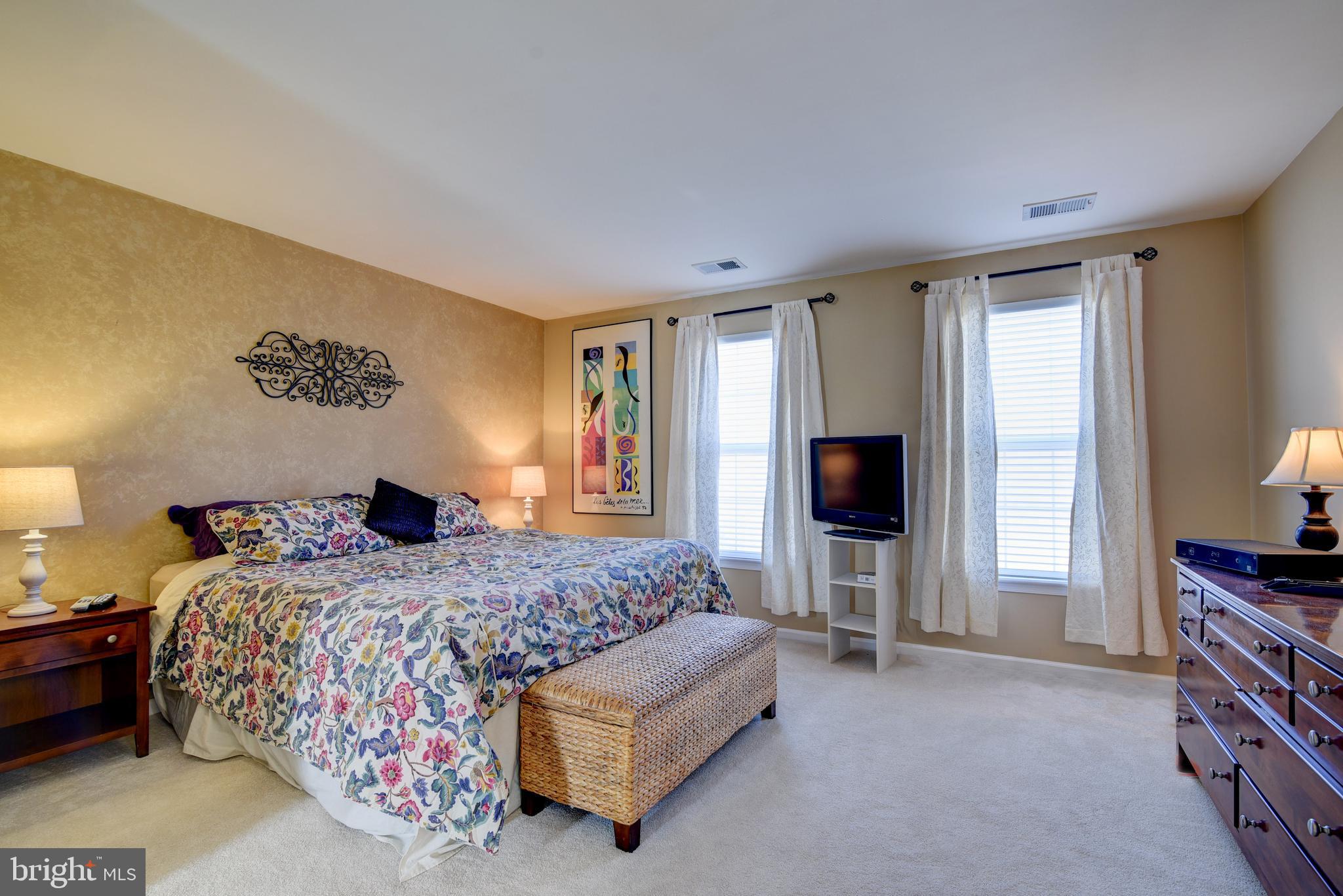 ASHBURN FARM - Residential