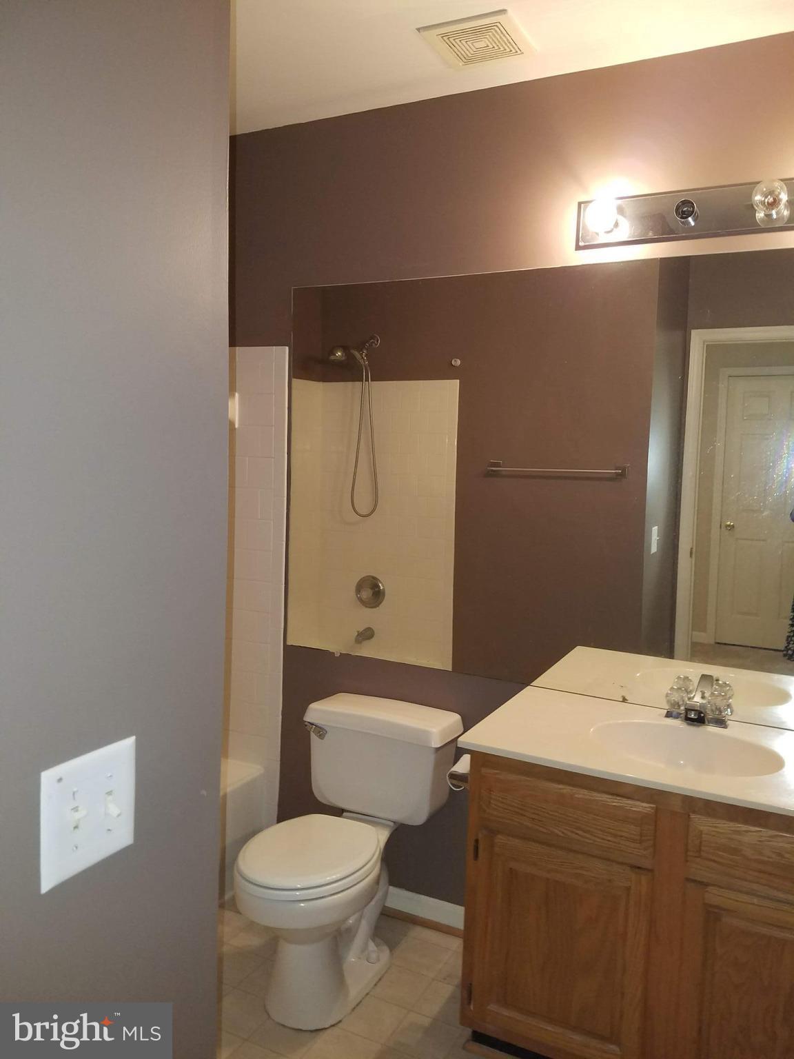 ASPEN WOODS - Residential Lease