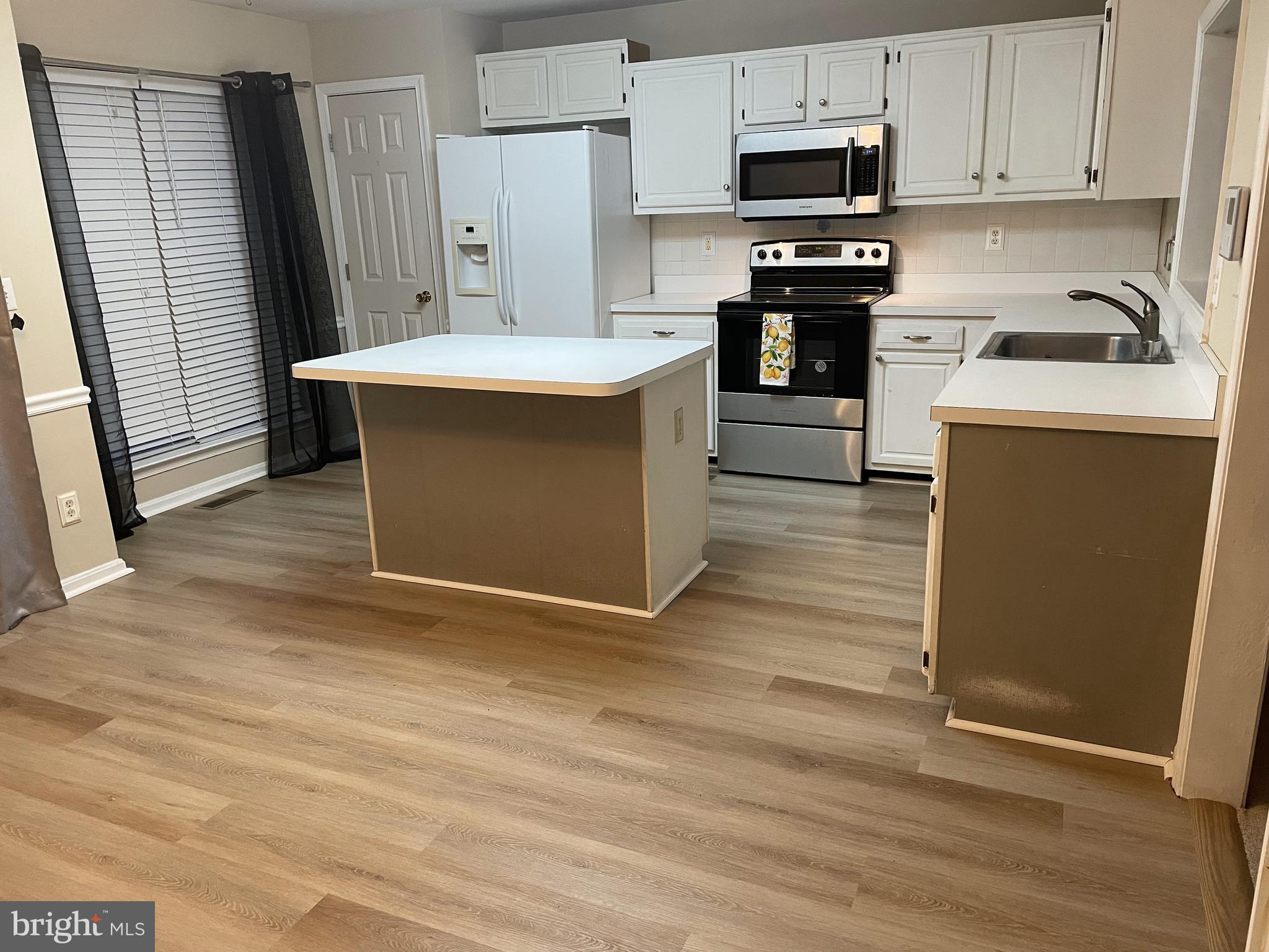 ASPEN WOODS - Residential Lease