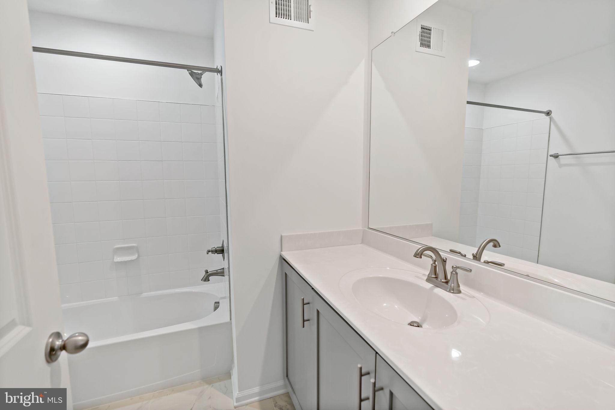 SOUTH BROOK - Residential