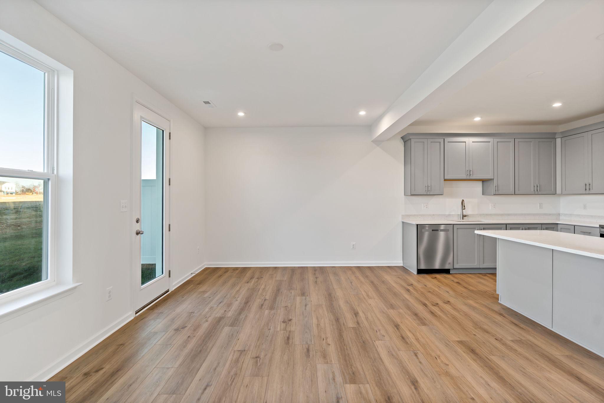 SOUTH BROOK - Residential