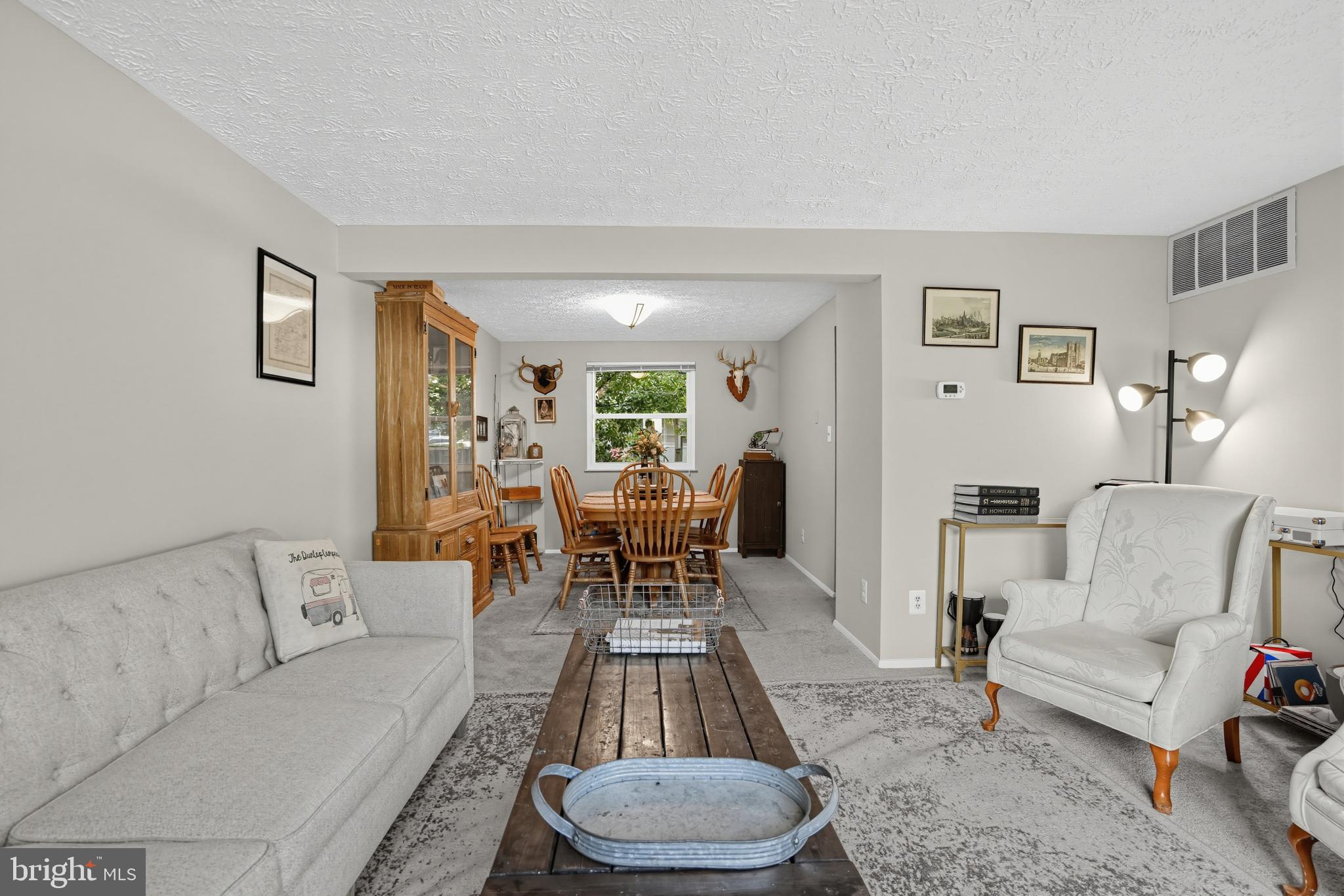1741 WHITEWOOD LANE