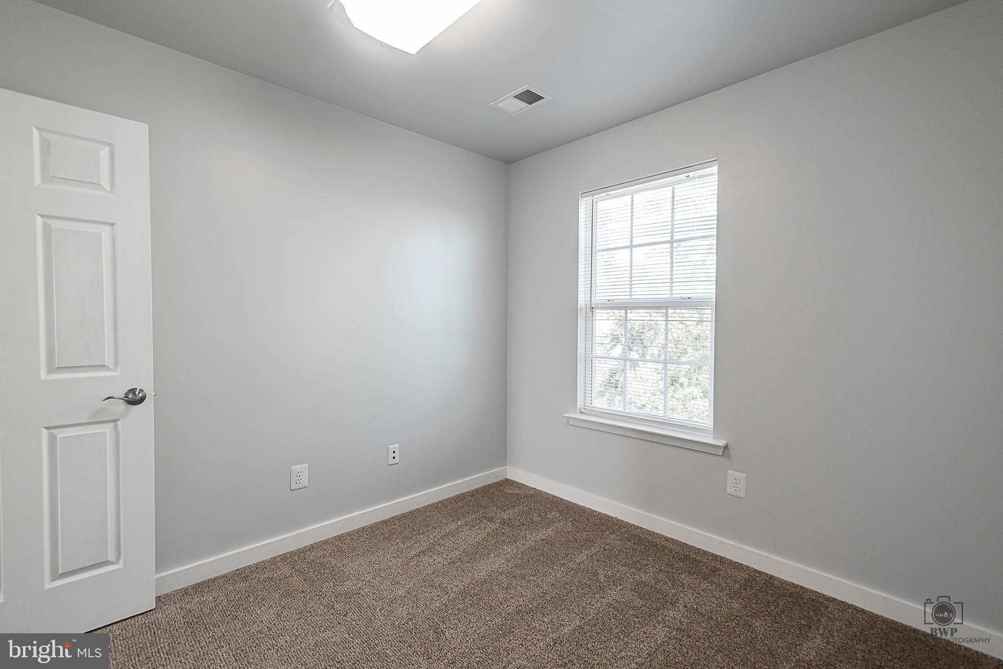 LAKELAND PLACE - Residential Lease