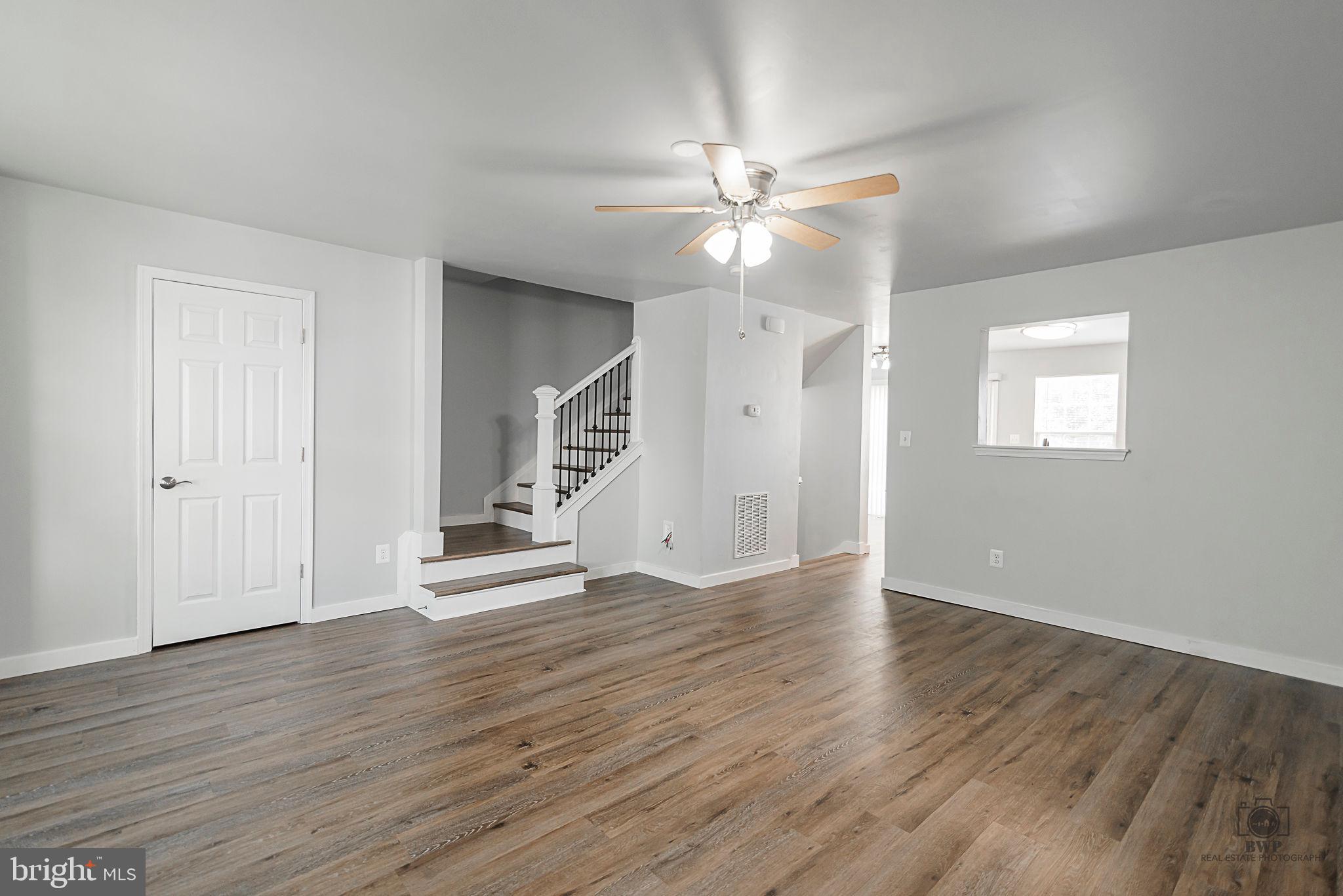 LAKELAND PLACE - Residential Lease