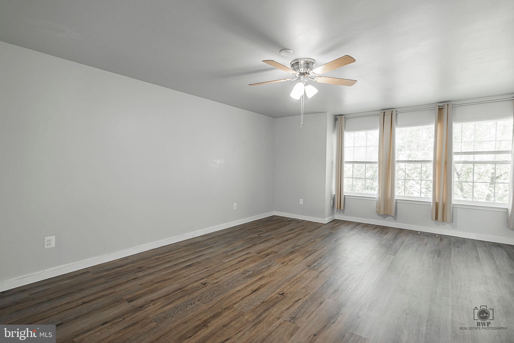 LAKELAND PLACE - Residential Lease