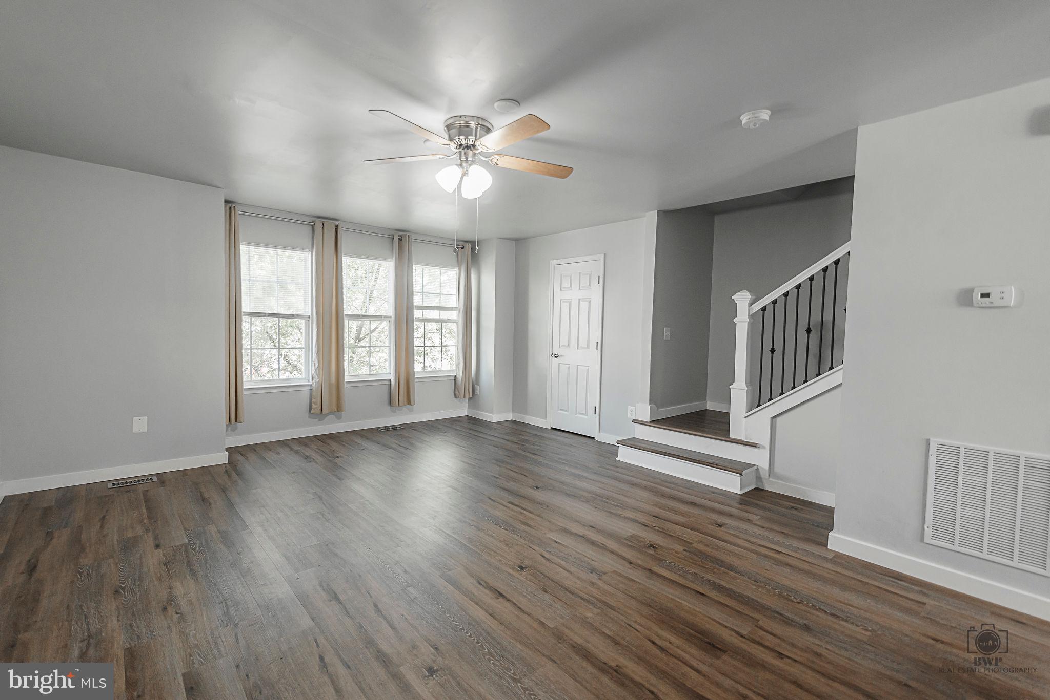 LAKELAND PLACE - Residential Lease