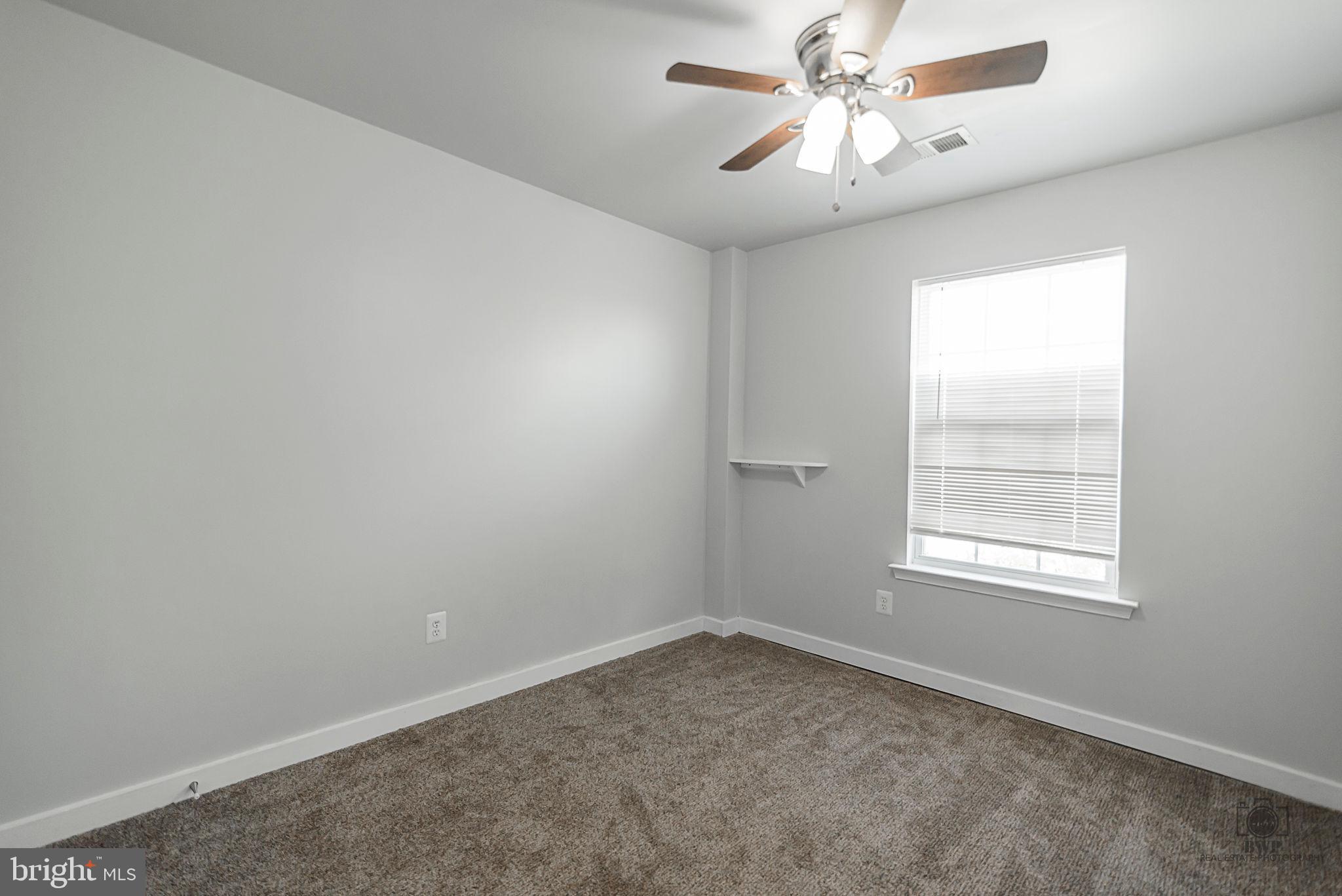 LAKELAND PLACE - Residential Lease