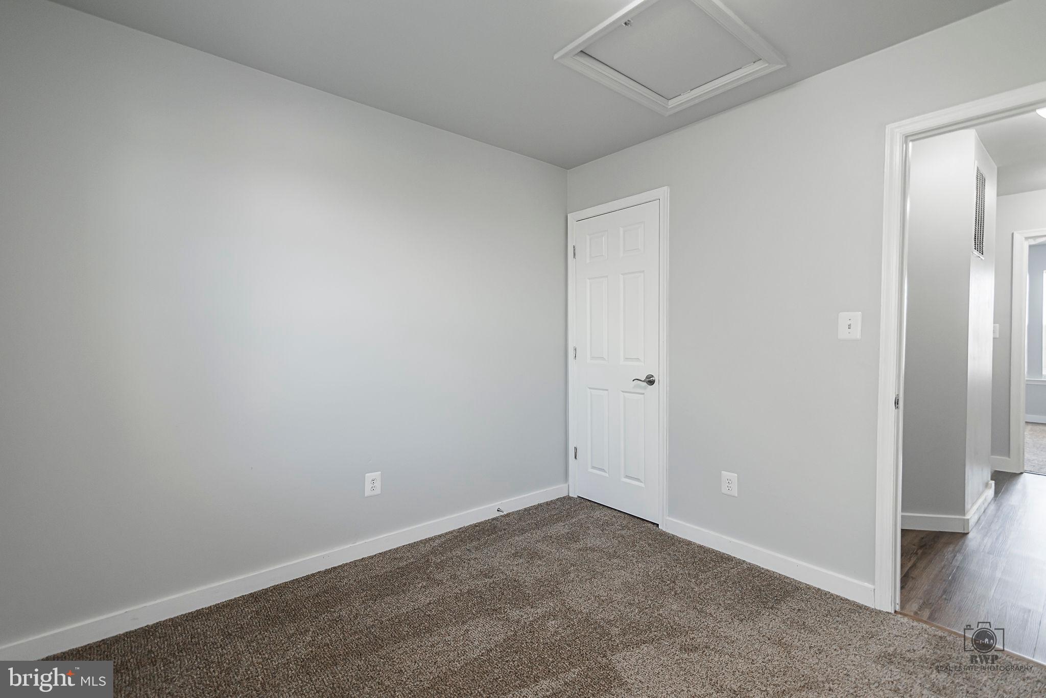 LAKELAND PLACE - Residential Lease