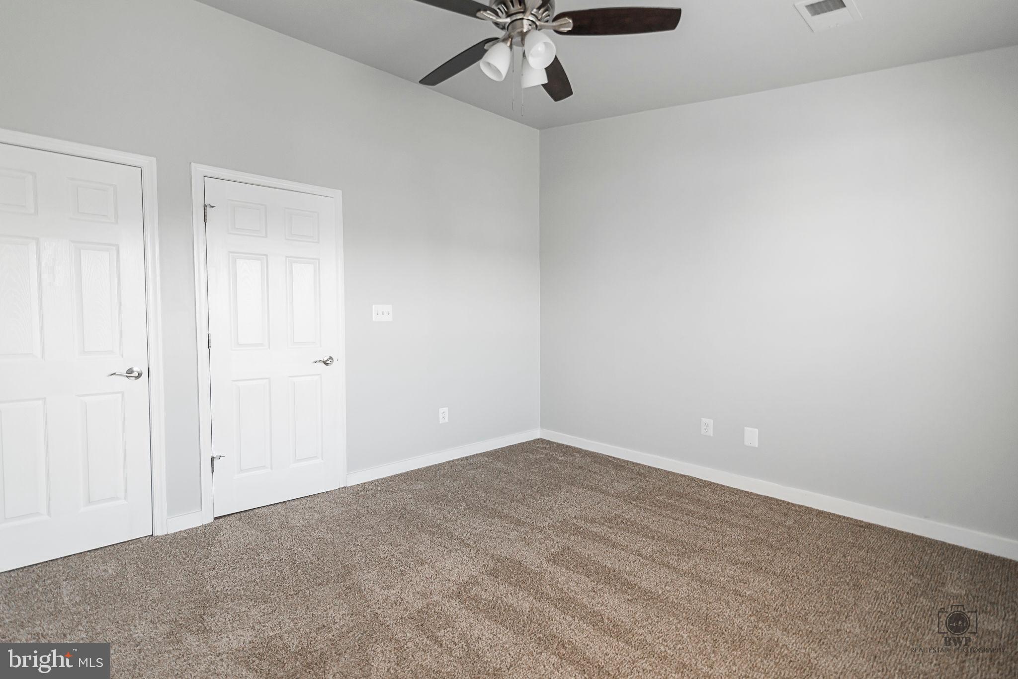 LAKELAND PLACE - Residential Lease