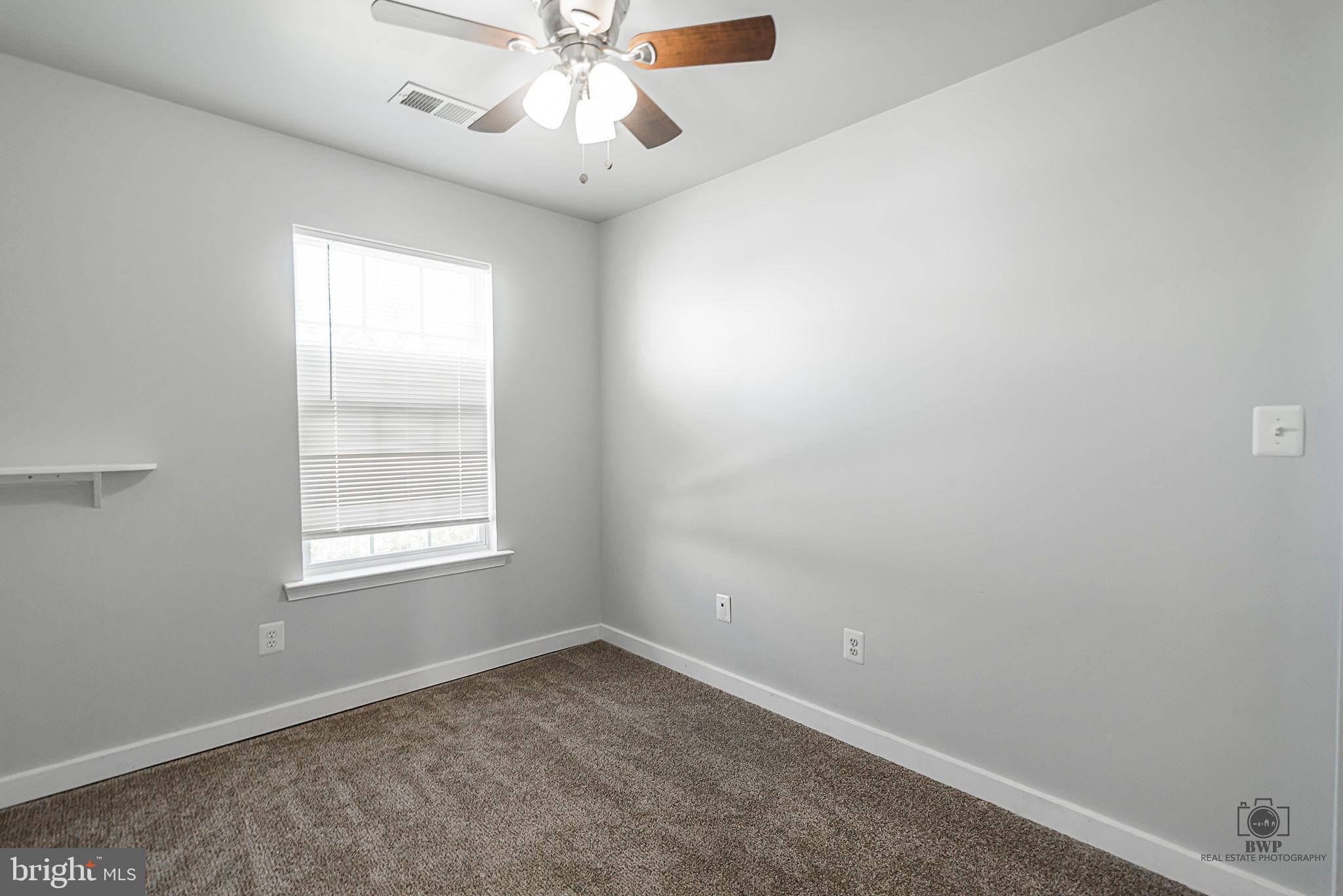 LAKELAND PLACE - Residential Lease