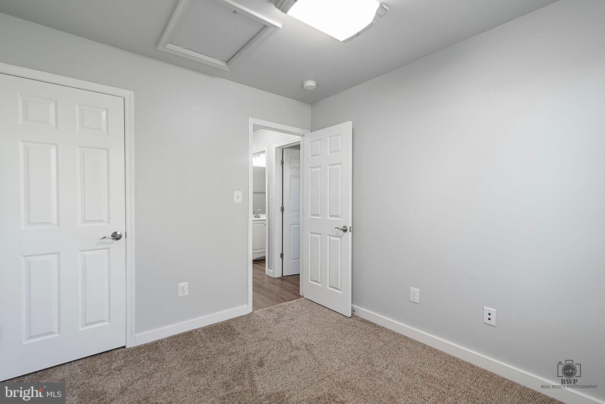 LAKELAND PLACE - Residential Lease