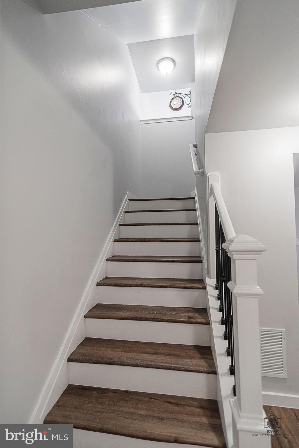 LAKELAND PLACE - Residential Lease