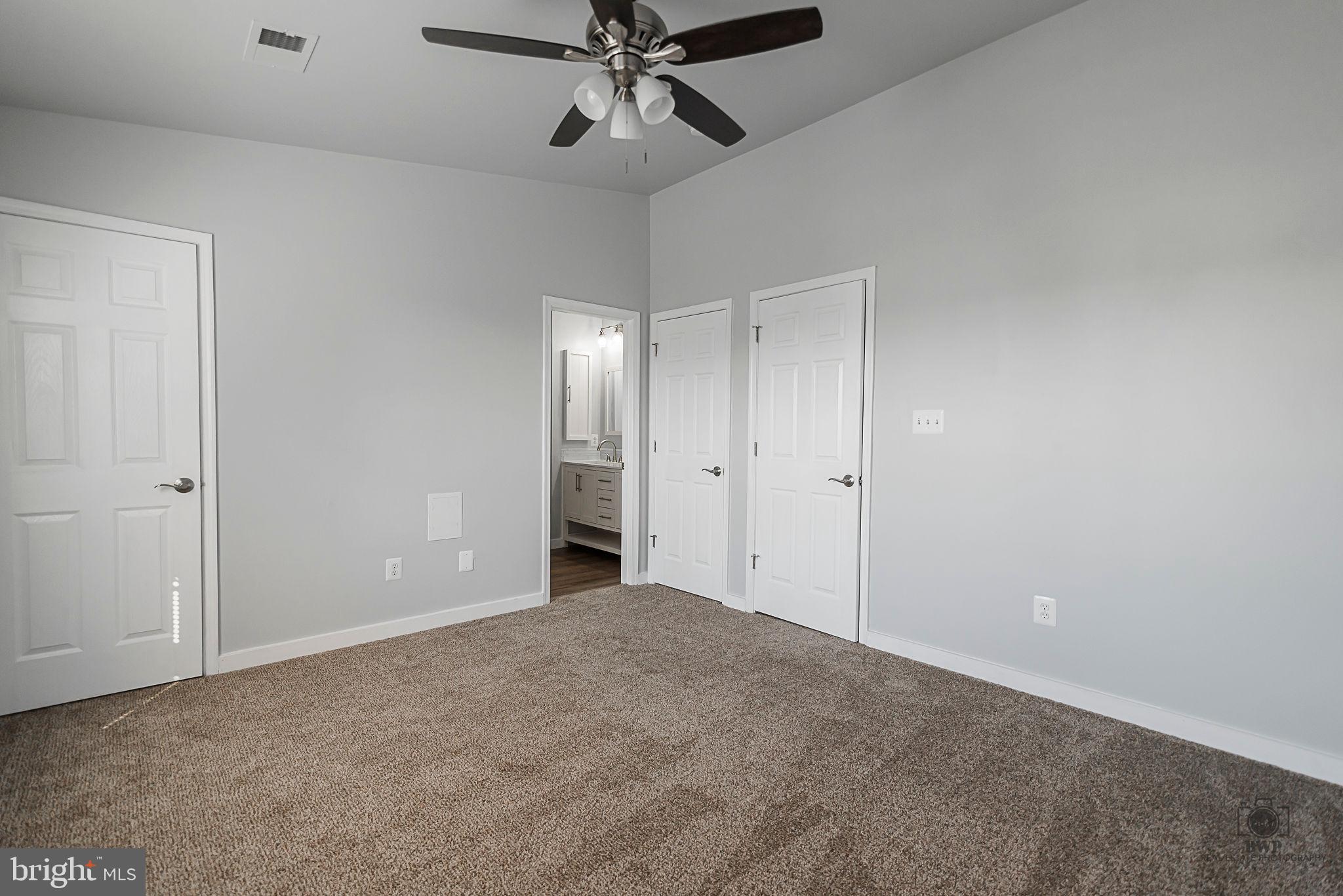 LAKELAND PLACE - Residential Lease