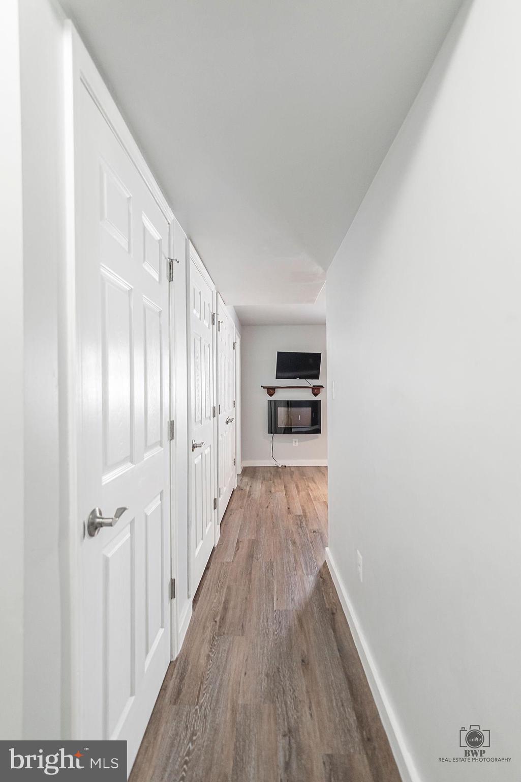 LAKELAND PLACE - Residential Lease