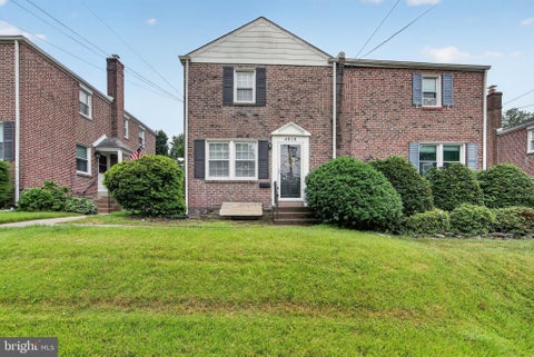Townhouse For Sale - 4818 Woodland Avenue<br/> Delaware County, DREXEL HILL, PA 19026