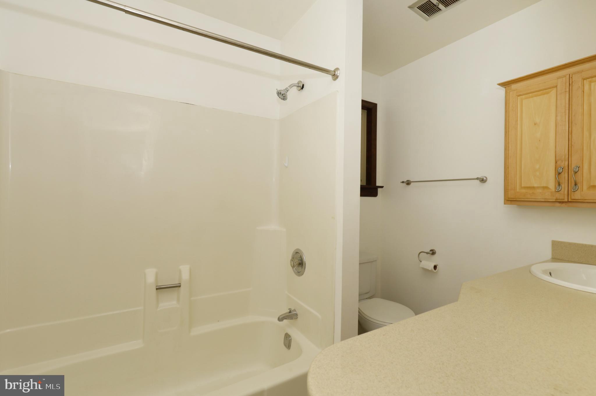 WOLF RUN - Residential Lease