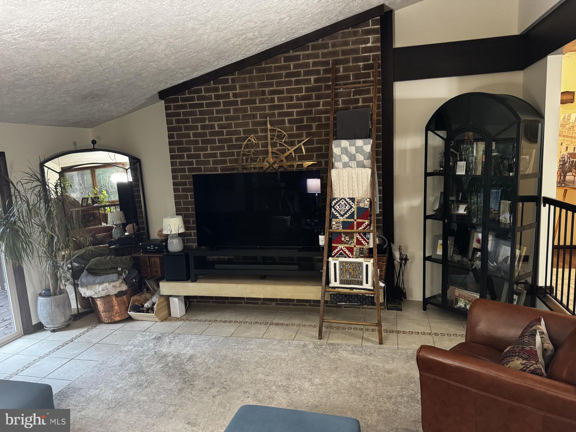 WOLF RUN - Residential Lease