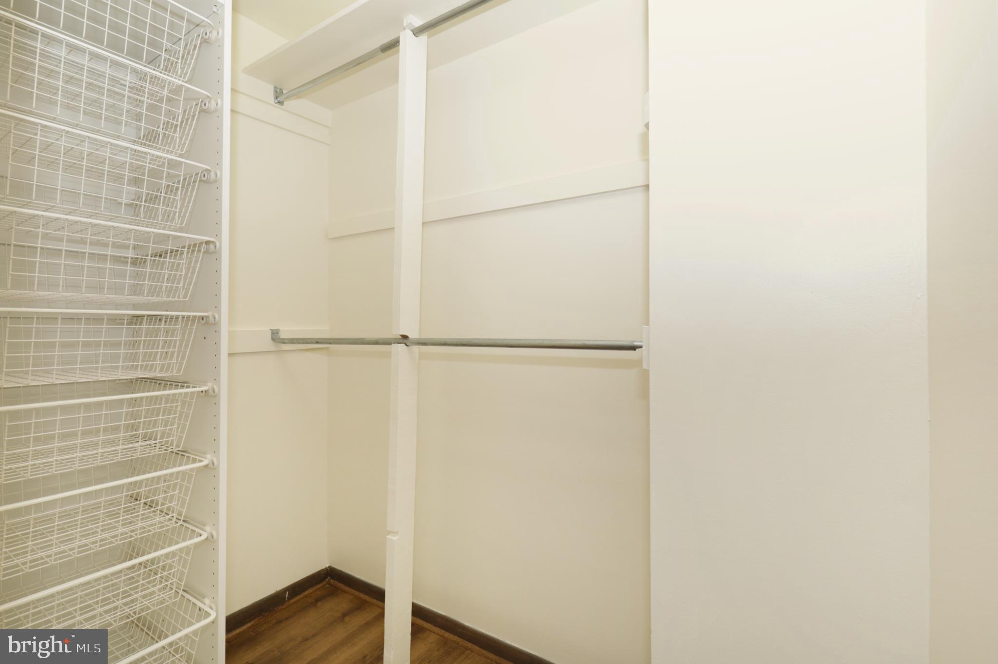 WOLF RUN - Residential Lease