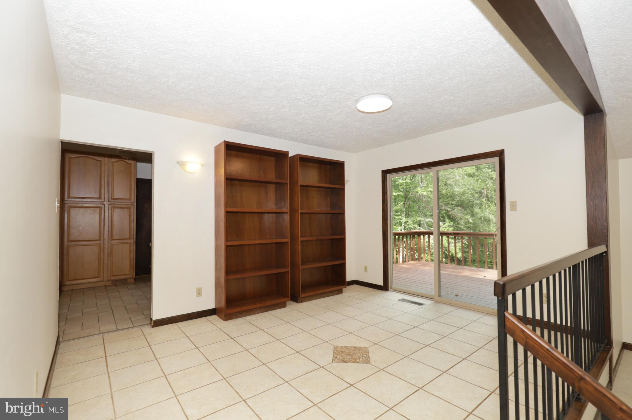 WOLF RUN - Residential Lease